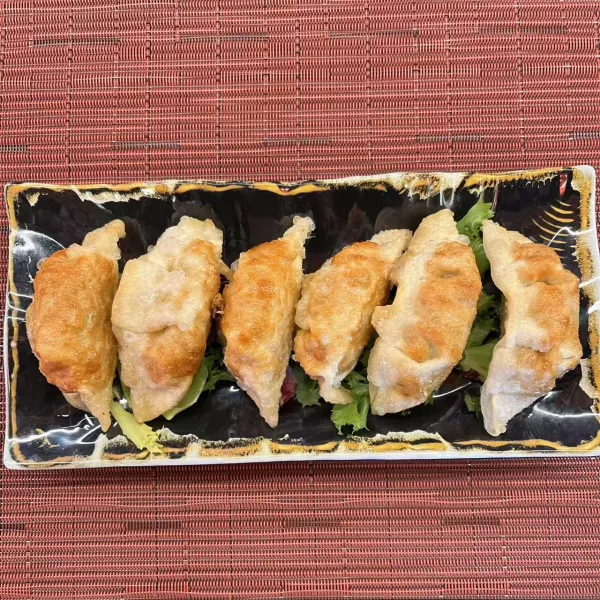 Gyoza FRITA de pollo con verdura（6u）